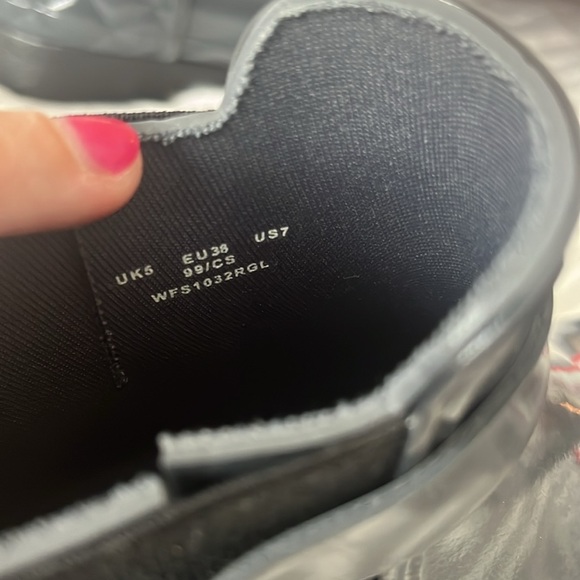 Hunter Original Refined Gloss Quilt Chelsea- Dark Slate (Navy-Grey) Size 7 Boot. - Picture 9 of 9